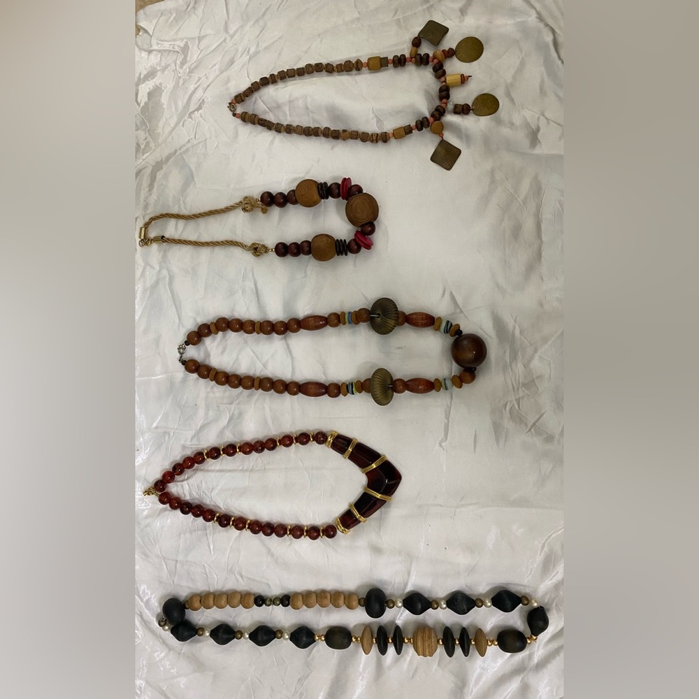 Vintage Necklaces & Beads Lot